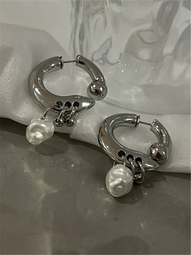 Chic Pearl Pendant Earrings